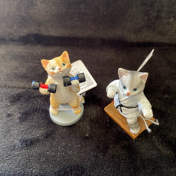 3/$20 Mini cat figures - Picture 9 of 9